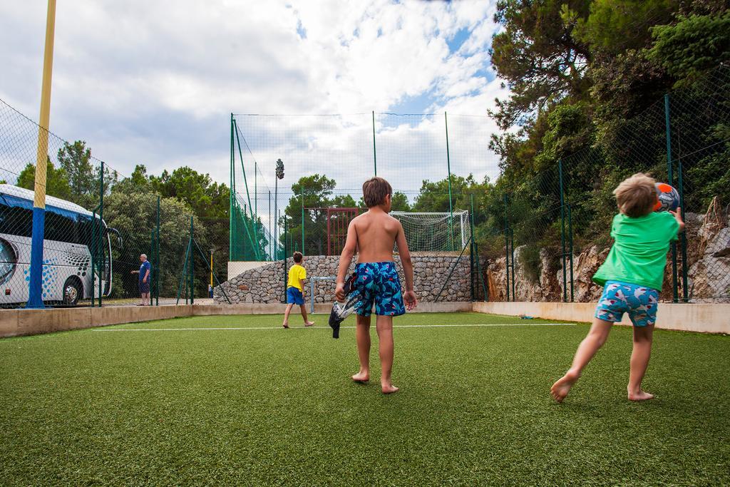 מאלי לוסיניי Camping Village Poljana מראה חיצוני תמונה